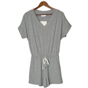 Gilli V-Neck Short Sleeve Romper